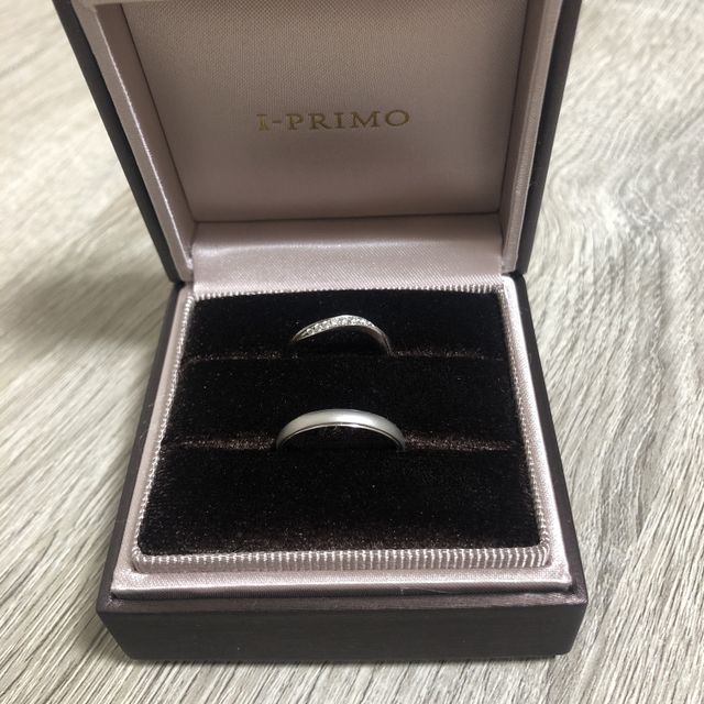 【アイプリモ(I-PRIMO)の口コミ】 指輪のデザインはとてもシンプルで普段使いが良さそうな物を選んだ。あま…