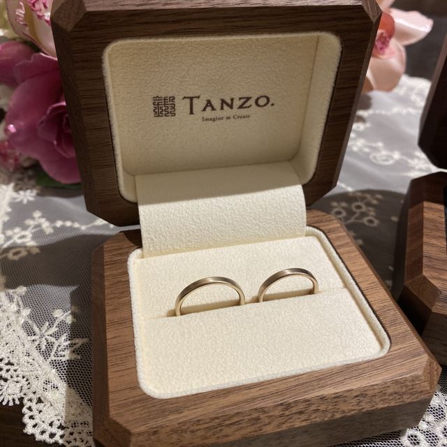 【TANZO.(鍛造指輪)の口コミ】 【指輪のデザイン・テイスト・素材について】
・フルオーダーメイドの為、…