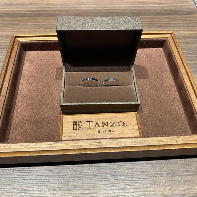 【TANZO.(鍛造指輪)の口コミ】 【指輪のデザイン・テイスト・素材について】
・フルオーダーメイドの為、…