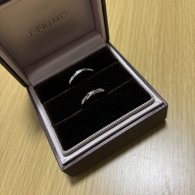 【アイプリモ(I-PRIMO)の口コミ】 シンプルでカジュアルな服装にも合うデザインの中にもちょっとしたデザイ…