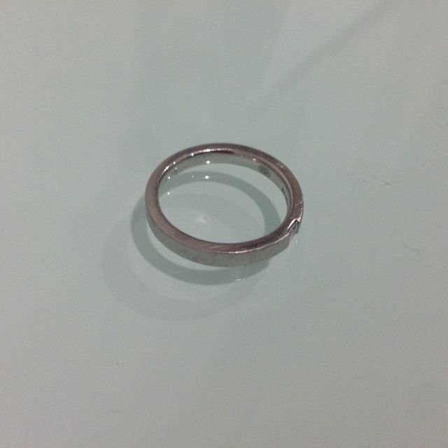 【ハリー・ウィンストン(Harry Winston)の口コミ】 男性用の結婚指輪を探していました。女性用のものでこちらの指輪でいいも…