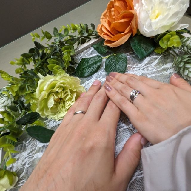 【アイプリモ(I-PRIMO)の口コミ】 指輪のデザインを憧れていたウェーブにしました。自分の方にダイヤが沢山…