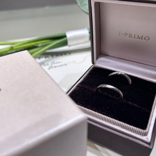 【アイプリモ(I-PRIMO)の口コミ】 ・プラチナ素材である事
・形がウェーブである事
この2点が絶対条件でそこ…