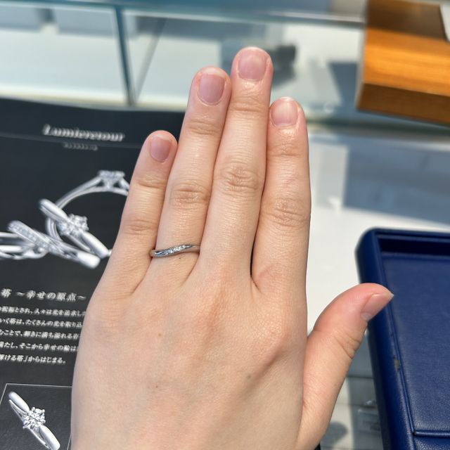 【銀座ダイヤモンドシライシの口コミ】 ウェーブタイプで指が綺麗に見えて長く見えるのが決めて手でした！ウェー…