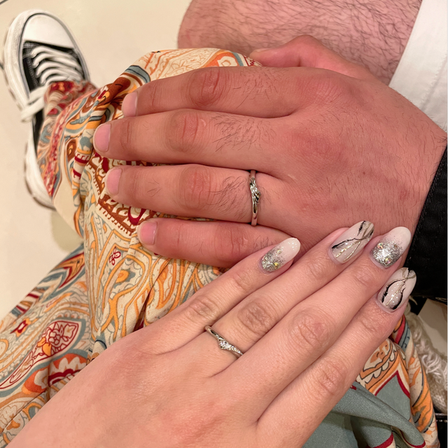 【GALA JEWELRY(ガラジュエリー)の口コミ】 長年ずっと身に付けられるプラチナ素材で、
メンズの指にもしっくりくるよ…