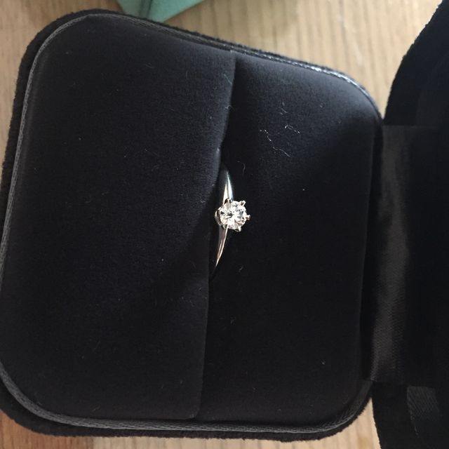 【ティファニー(Tiffany & Co.)の口コミ】 主人が私に内緒で購入してくれたので、名前や詳細は分からないのですが、…