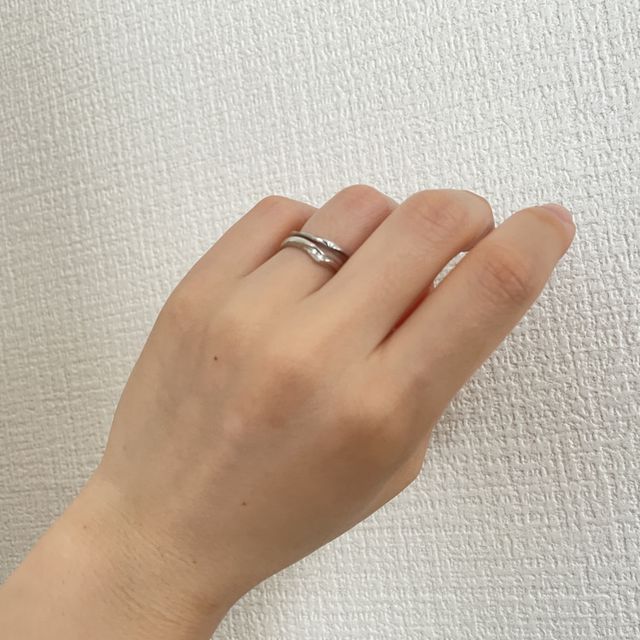 【アイプリモ(I-PRIMO)の口コミ】 形がVの字になっているところが可愛いです。またダイヤが埋め込まれている…