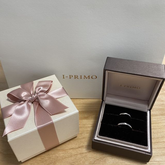 【アイプリモ(I-PRIMO)の口コミ】 女性だけでなく、男性のリングのデザインも豊富で、お互いに自分が気に入…