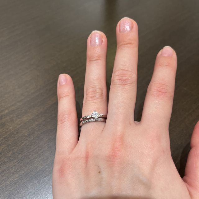【アイプリモ(I-PRIMO)の口コミ】 予算内であることやダイヤモンドの質、着け心地、デザインが指輪の決め手…