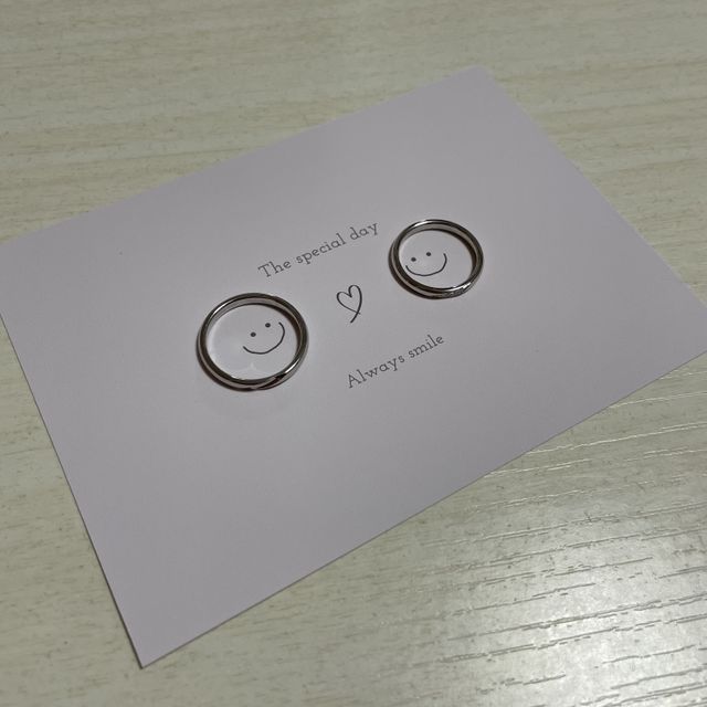 【ROYAL ASSCHER(ロイヤル・アッシャー)の口コミ】 シンプルで美しい。男性女性ともに、斜めにデザインが入っておりシャープ…