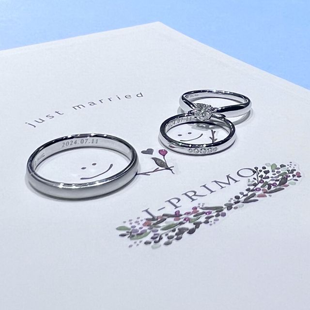 【アイプリモ(I-PRIMO)の口コミ】 小さいダイヤが5つ付いており、婚約指輪と重ね付けた時に細かい輝きが婚約…