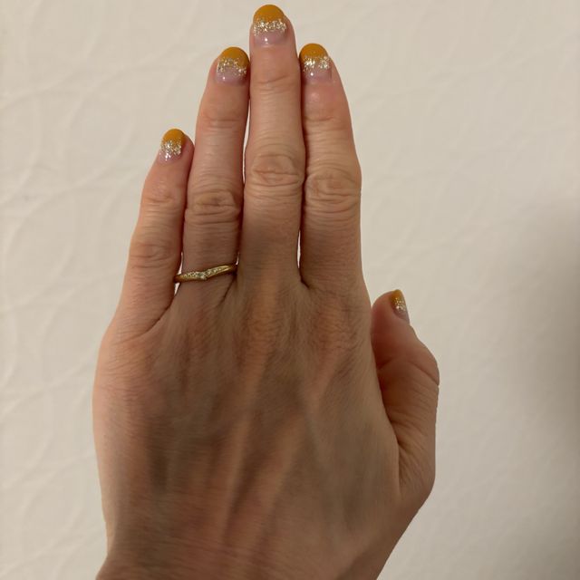 【銀座ダイヤモンドシライシの口コミ】 婚約指輪もダイヤモンドシライシで購入しました。
結婚指輪のダイヤモンド…