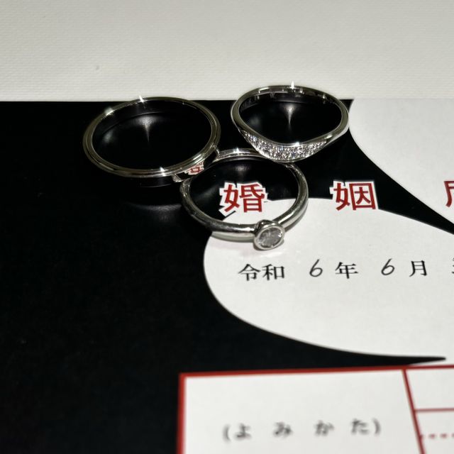 【アイプリモ(I-PRIMO)の口コミ】 色々な店舗を回りましたが、その中でも婚約指輪に合う可愛いデザインの結…