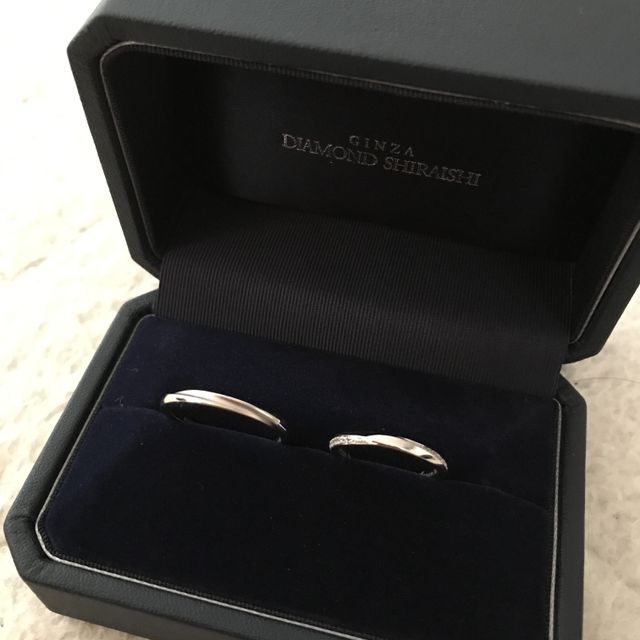 【銀座ダイヤモンドシライシの口コミ】 付け心地とデザインの良さ
自分たちの指にしっくりくるかどうかとペアで買…