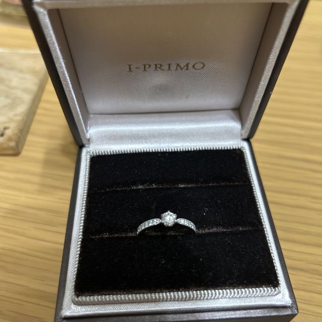 【アイプリモ(I-PRIMO)の口コミ】 まず指輪のデザインがとてもかわいいところがポイントです。また分厚くな…