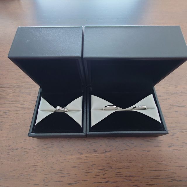 【エクセルコダイヤモンド(EXELCO DIAMOND)の口コミ】 指輪のダイヤモンドにとくにこだわれてて、指輪の細いところを見せてくだ…