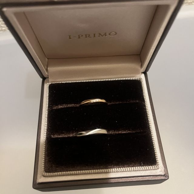 【アイプリモ(I-PRIMO)の口コミ】 自分たちの手と指を綺麗に見せてくれるデザインにしたくて、少しウェーブ…