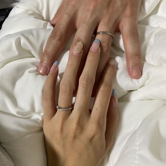 【4℃ BRIDAL(ヨンドシーブライダル)の口コミ】 ウェーブがかかっている指輪を選んだので指が細く綺麗に見えます。また、…