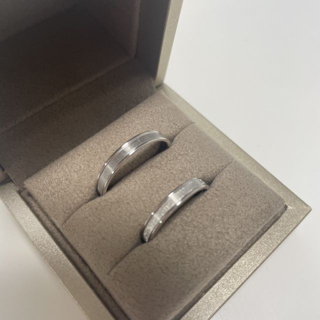 【和光ブライダルブティックギンザの口コミ】 ダイヤなし、男女同じデザイン、シンプルだけどデザイン性があり、被りに…