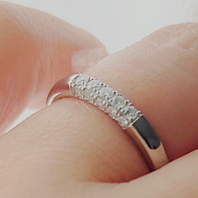 【ラザール ダイヤモンド(LAZARE DIAMOND)の口コミ】 初めて店舗を訪ねた際に、ブランドや指輪の説明を受けました。
他者と比較…