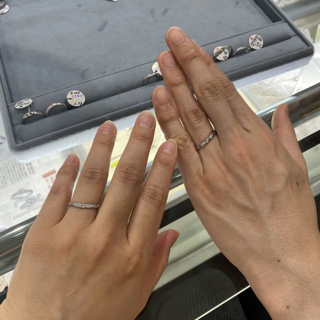 【宝寿堂(ほうじゅどう)の口コミ】 ゆるやかなVラインで、ダイヤがセンターに配置されているデザインです。細…