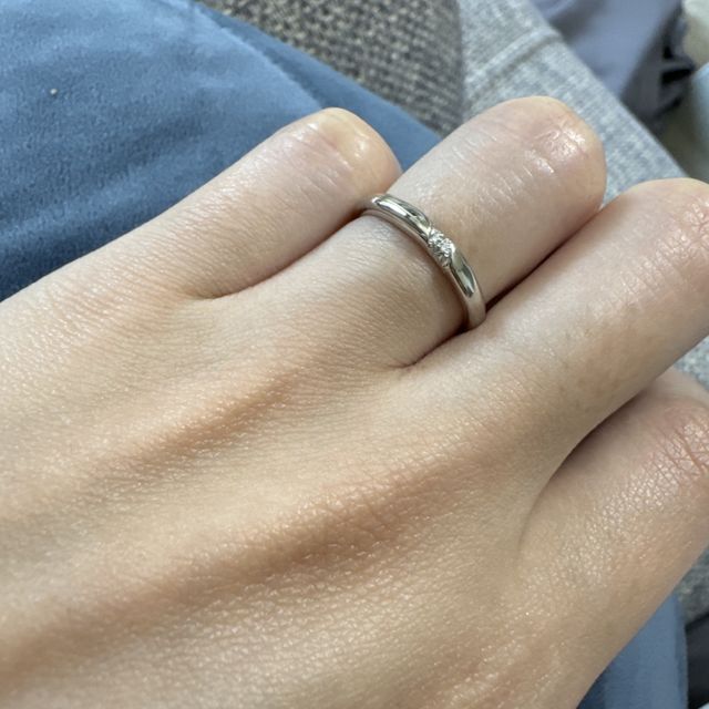 【銀座ダイヤモンドシライシの口コミ】 シンプルなデザインが良くて、店員さんに薦めてもらいました。指輪に込め…