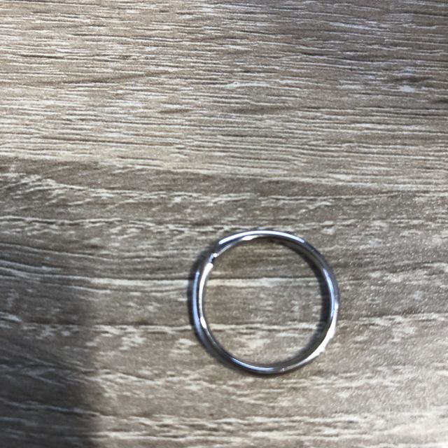 【Something Blue(サムシングブルー)の口コミ】 シンプルで気に入っています。彼女デザインが素敵だったのでそれとペアの…