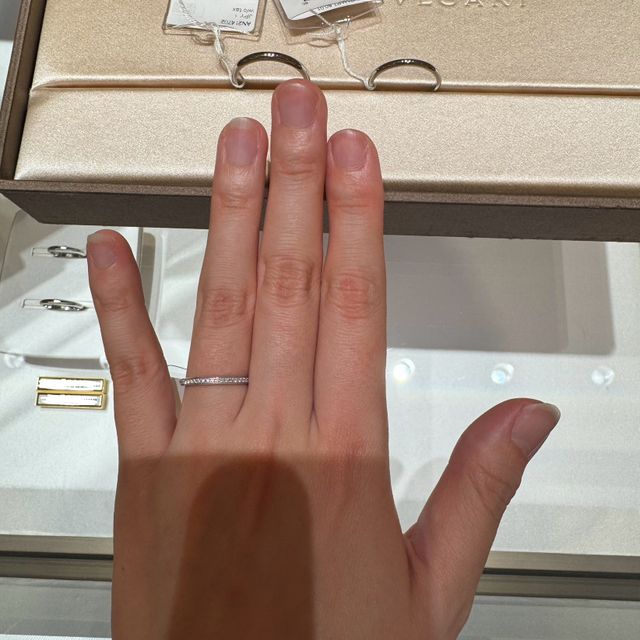 【ブルガリ(BVLGARI)の口コミ】 ずっとハーフエタニティリングを探していました。こちらのリングはダイヤ…