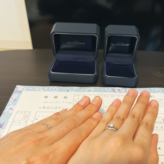 【銀座ダイヤモンドシライシの口コミ】 指輪のデザインは曲線がきれいで、可愛らしいフォルムが印象的でした。横…