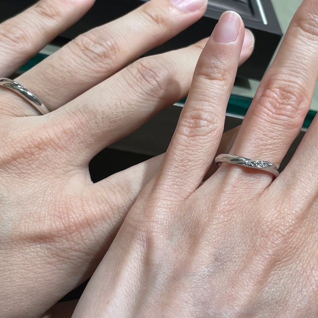 【アイプリモ(I-PRIMO)の口コミ】 デザイン重視でした。
ダイヤが斜めに入った指輪を探しており、物によって…