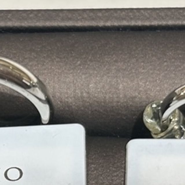 【アイプリモ(I-PRIMO)の口コミ】 斜めにダイヤが入っている指輪を探していたのですがダイヤの個数（見た目…