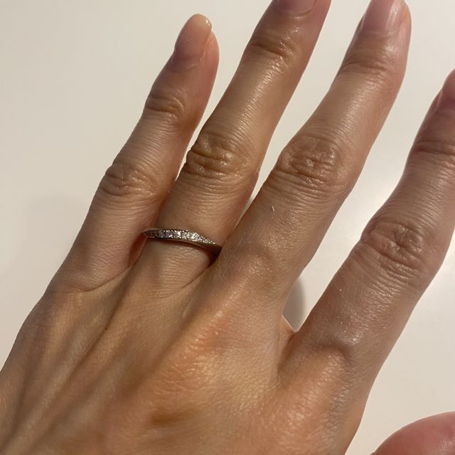 【アイプリモ(I-PRIMO)の口コミ】 ダイヤモンドのキラキラがとてもきれいです。内側には刻印や誕生石を埋め…