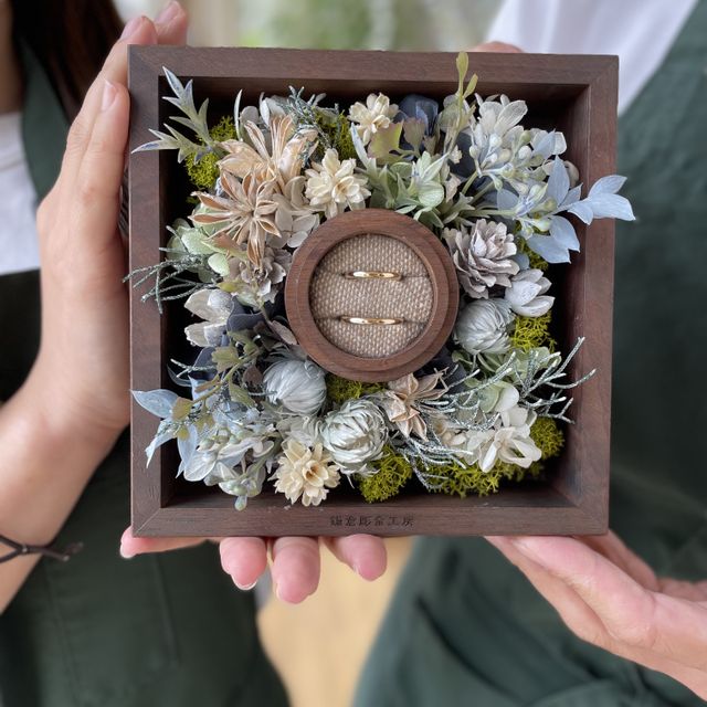 【鎌倉彫金工房の口コミ】 2人で記念になる指輪作りを！と思い、手作りで作成しました。
少し叩くだ…