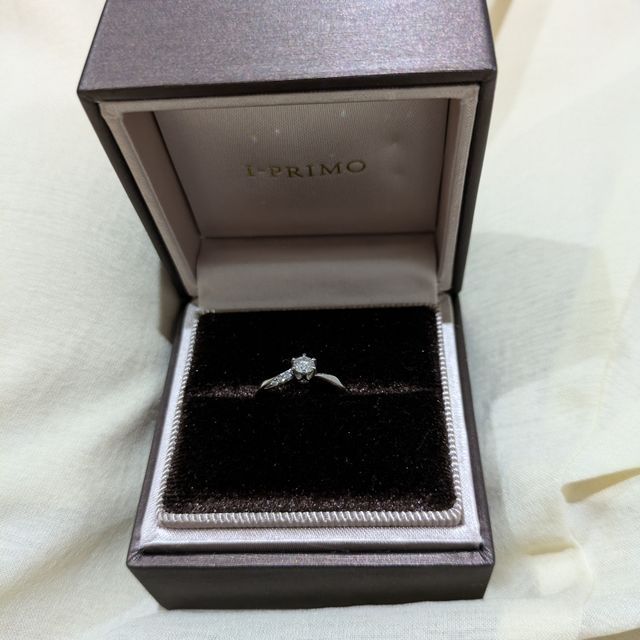 【アイプリモ(I-PRIMO)の口コミ】 本当に着け心地良い指輪　心から気に入っています。ダイヤモンドに拘って…