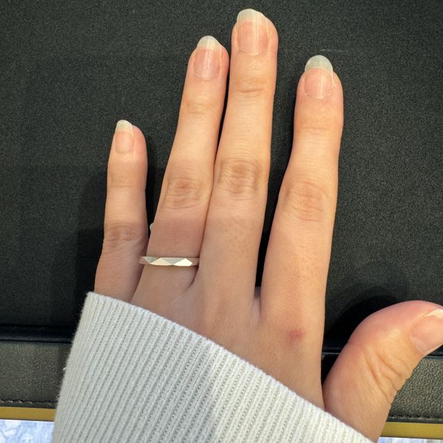 【グラフ(GRAFF)の口コミ】 ダイヤをイメージしたデザインカットになっており、石がついていないのに…