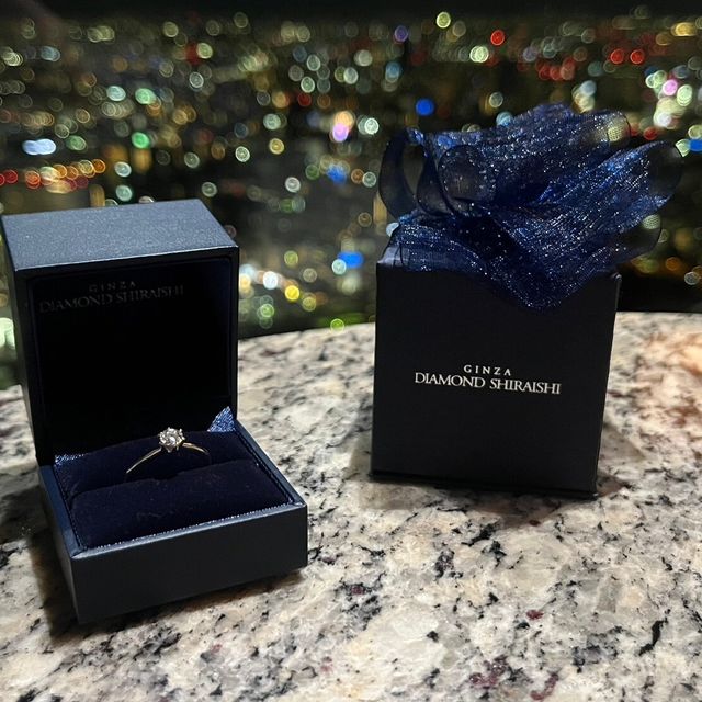 【銀座ダイヤモンドシライシの口コミ】 ダイヤモンドのきらめきがとても素敵です。
着用時のフィット感も良く、指…