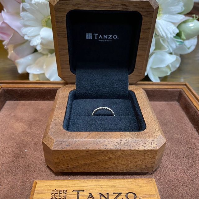 【TANZO.(鍛造指輪)の口コミ】 サンプルを見せていただいた時にスターダストの輝きが大変気に入りました…