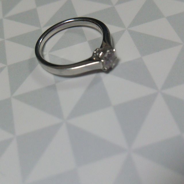 【MIKIMOTO(ミキモト)の口コミ】 婚約指輪をもらうなら、ミキモトが良いと昔から思っていました。日本のメ…