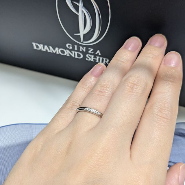 【銀座ダイヤモンドシライシの口コミ】 初めはウェーブ型で検討していましたが、色々試着させてもらって自分はス…