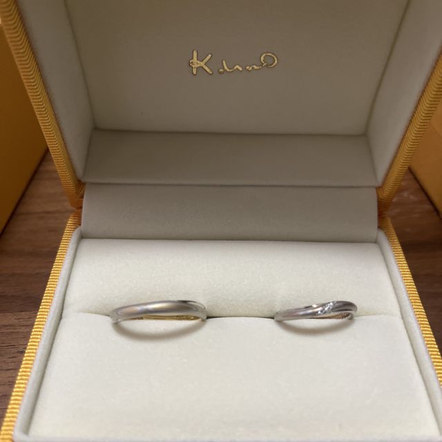 【ケイウノ ブライダル(K.UNO BRIDAL)の口コミ】 フルオーダーでつくったので、自分たちが気に入ったリングのかたちや模様…