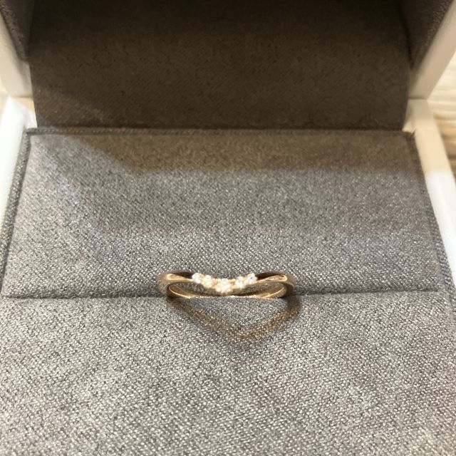 【Foulason(フレゾン)の口コミ】 ウェーブとV字で迷いましたが、最終的には
第一印象で手に取ったものを選…