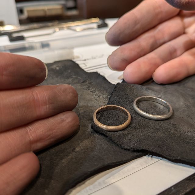 【鎌倉彫金工房の口コミ】 デザインは基本的にシンプルです。色はピンクゴールドを選びましたがとて…