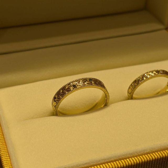 【ケイウノ ブライダル(K.UNO BRIDAL)の口コミ】 フルオーダーでＫ１８のイエローゴールドのベースにオリーブのエングレー…