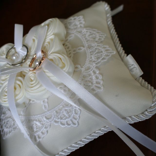 【4℃ BRIDAL(ヨンドシーブライダル)の口コミ】 デザインがシンプルだけどこだわりがあり、男性側はプラチナにくすみのあ…