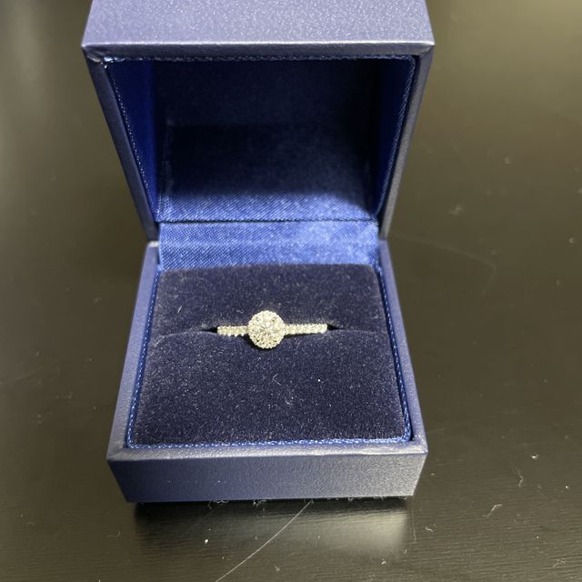 【銀座ダイヤモンドシライシの口コミ】 デザインイメージでは豪華すぎるように見え、もっとシンプルでいいかなと…