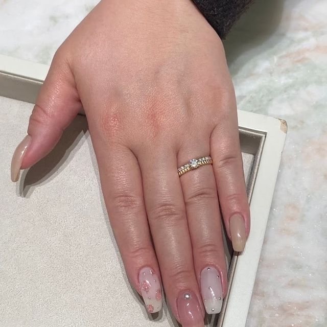 【ブシュロン(BOUCHERON)の口コミ】 個性的なデザインのリングでした。
他の人と被りたく無い人や、ファッショ…