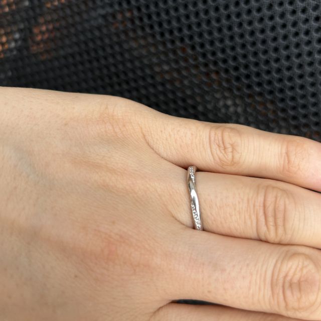 【エクセルコダイヤモンド(EXELCO DIAMOND)の口コミ】 おすすめのポイントは派手すぎず、地味すぎず、シンプルなデザインなので…