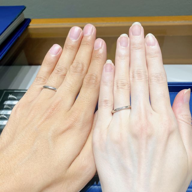 【銀座ダイヤモンドシライシの口コミ】 新婦用の指輪のデザインに一目惚れしたからです。シンプルなものも良かっ…