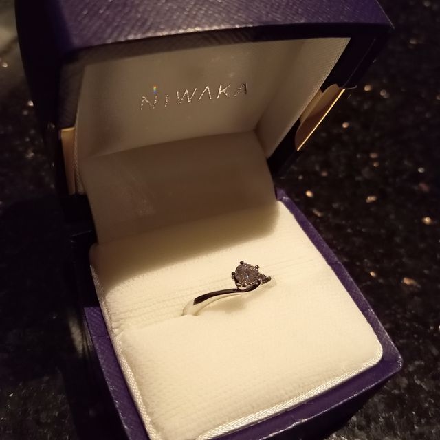 【俄(にわか)の口コミ】 リングラインがシャープで、とてもシンプルなデザインなので飽きずにずっ…