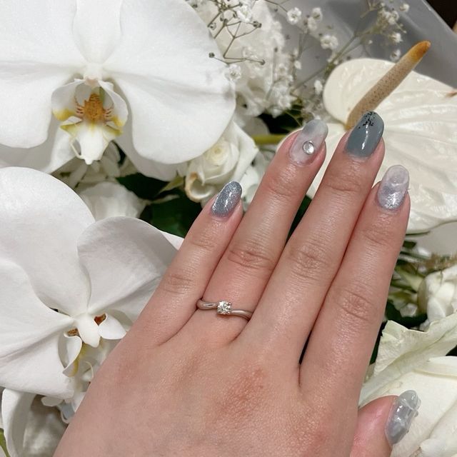 【ラザール ダイヤモンド(LAZARE DIAMOND)の口コミ】 重ね付けしたとき、指が綺麗に見えるように選んでくれました。　
上品に見…